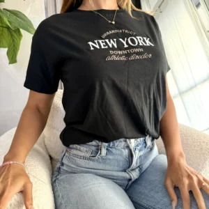 Remera bordada New York